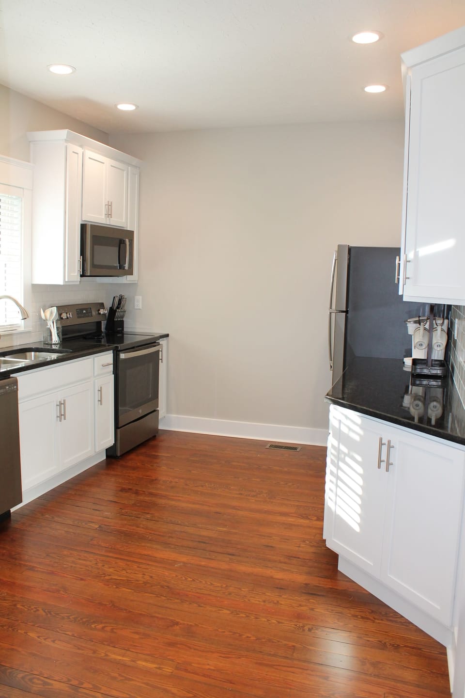 Modern kitchen big enough for your cooking needs, all new full size appliances