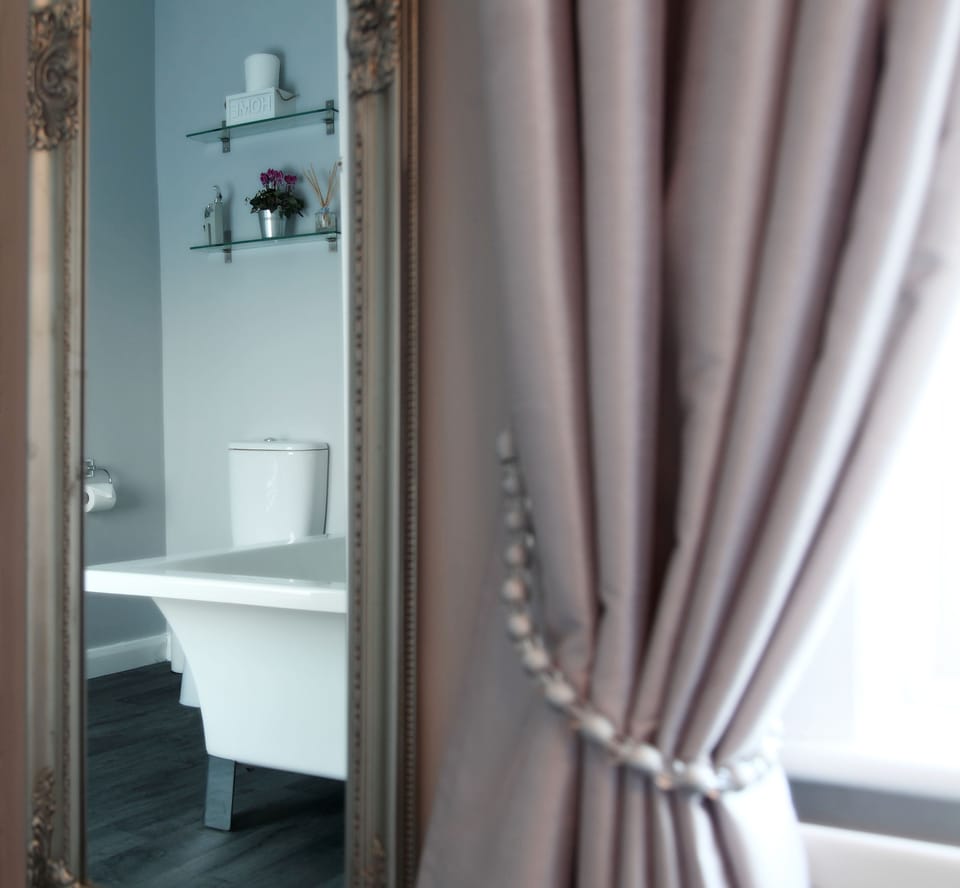 Superior Double Room | Iron/ironing board (on request), WiFi (free)