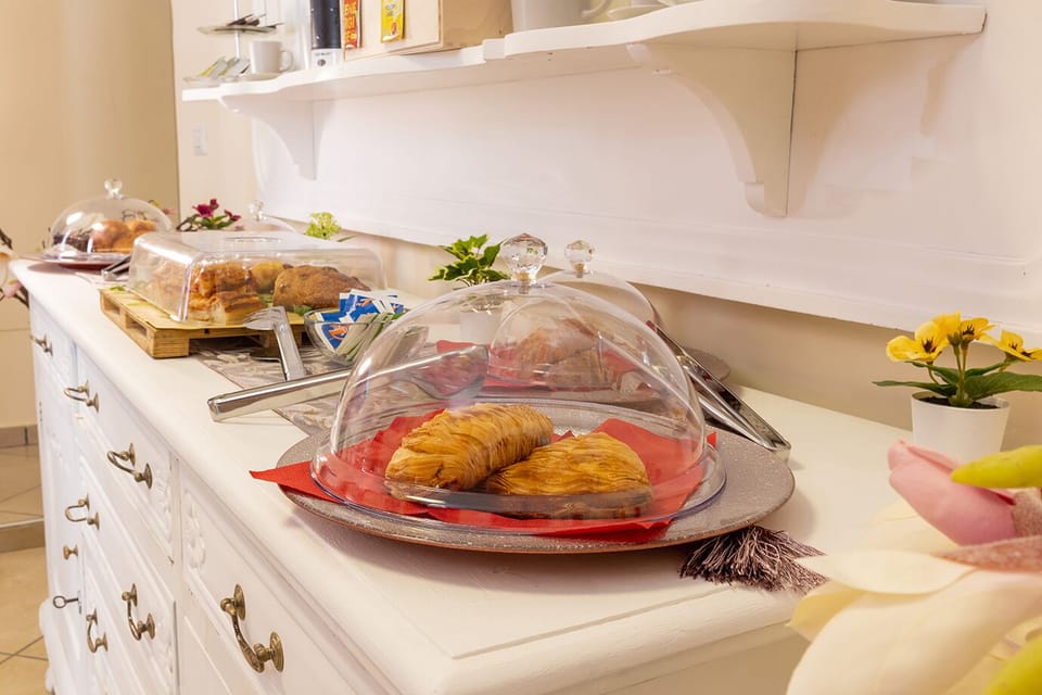 Free daily cooked-to-order breakfast