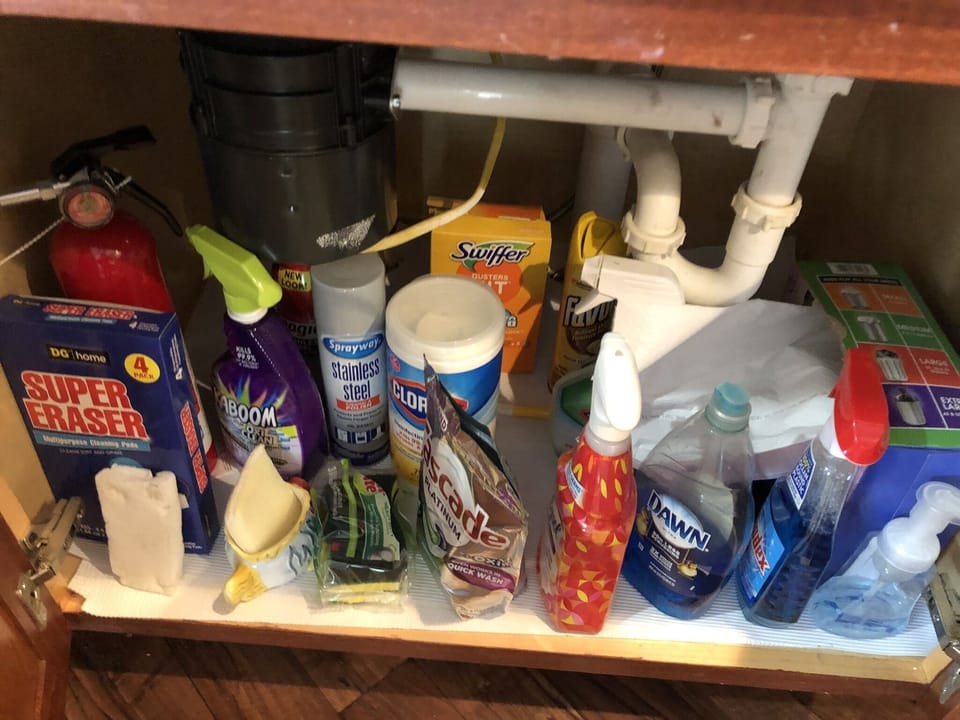 Plenty of cleaning supplies for your long-term stay. 