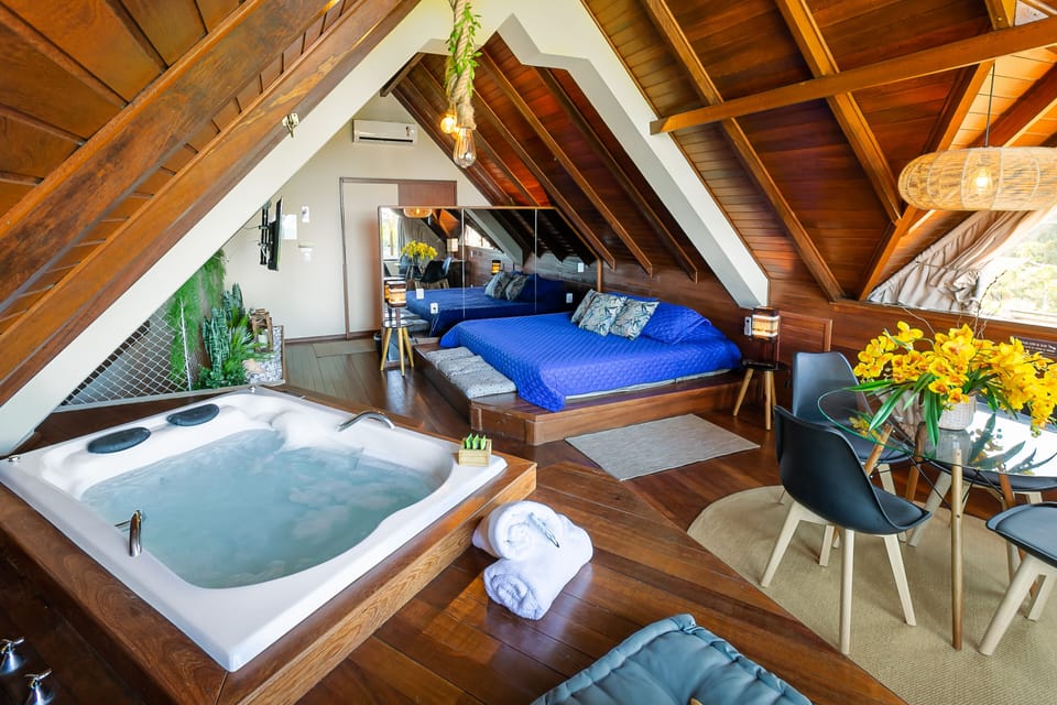 Honeymoon Room, 1 Bedroom | Minibar, blackout drapes, travel crib, free WiFi