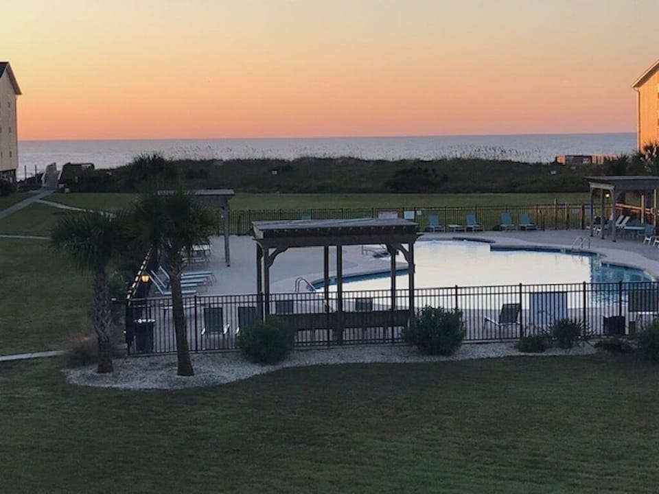 Ocean and sunrise views from the balcony are amazing!
