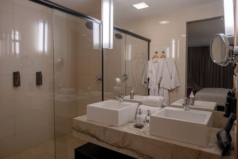 Premium Double Room | Minibar, in-room safe, desk, laptop workspace