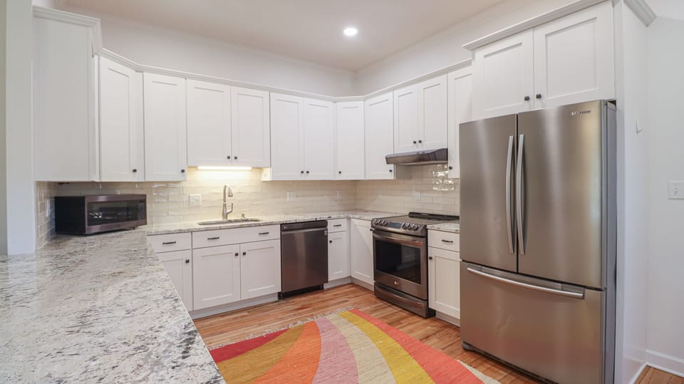 Generously sized, well equipped kitchen can accommodate many chefs