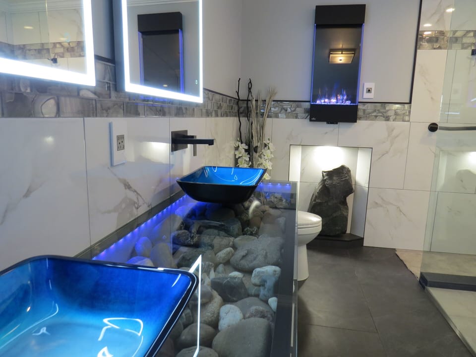 Signature Studio | Bathroom | Free toiletries, hair dryer, towels