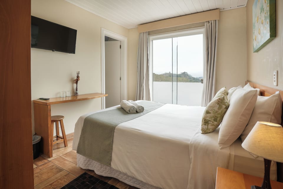 Superior Room | Minibar, blackout drapes, free WiFi, bed sheets