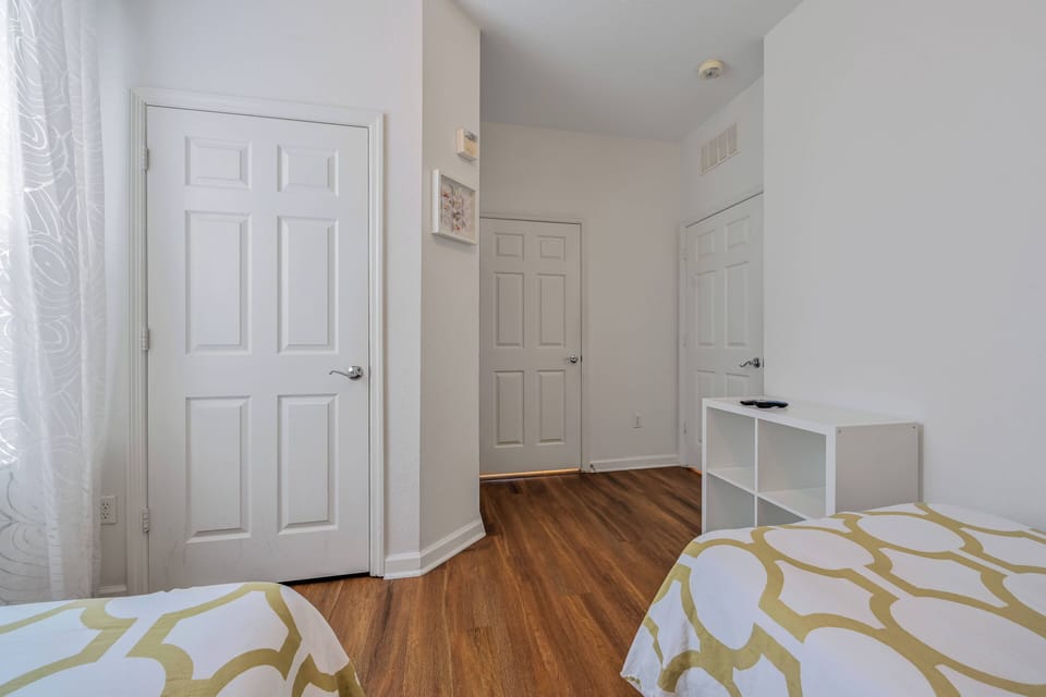 Bedroom with two twin beds