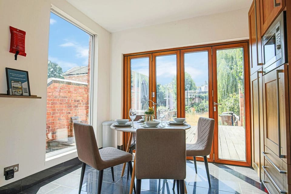 Breakfast table with seating for up to 4 guests