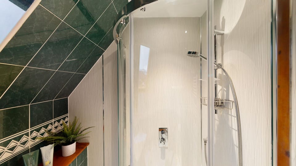 Upstairs family bathroom