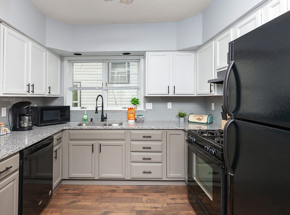 Stocked kitchen. Everything you need to cook a full meal - just bring the food!