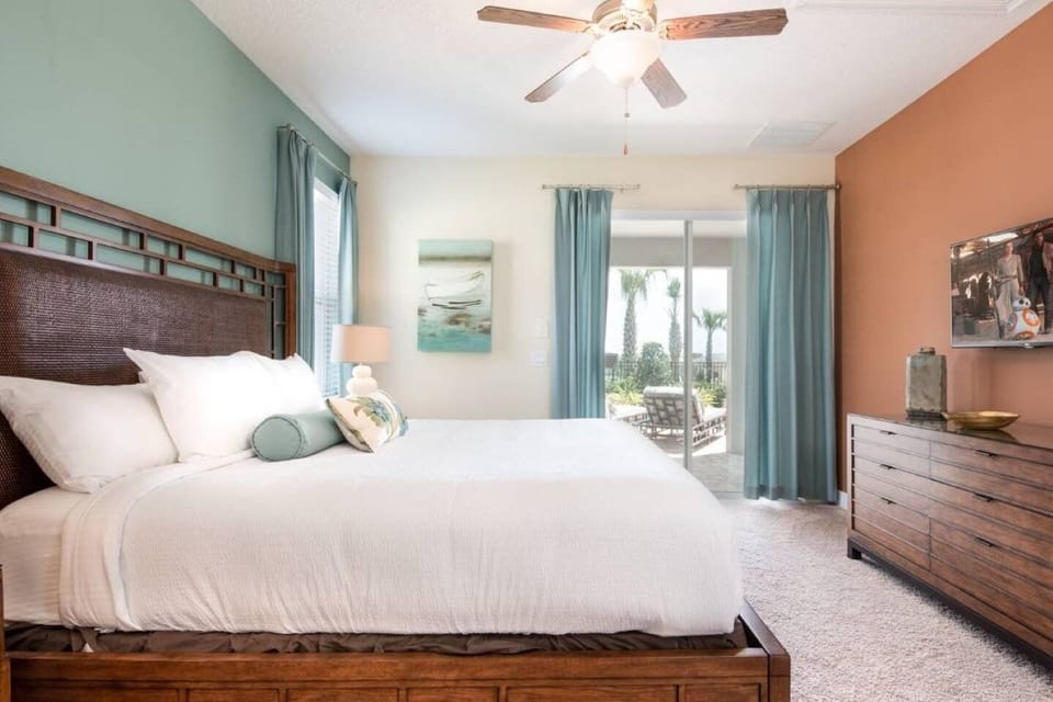 [amenities:master-bedroom:1] Master Bedroom
