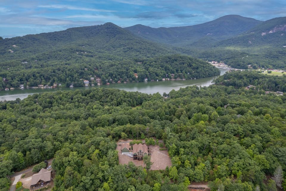 Minutes from Lake Lure Beach!