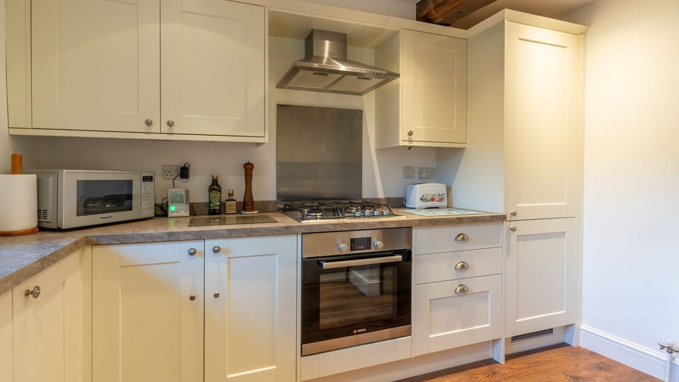 Kitchen, Crofter's Barn, Bolthole Retreats