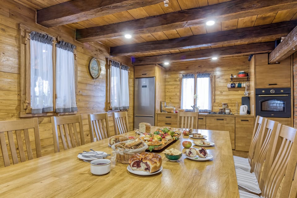 Family House, 3 Bedrooms, Fireplace, Mountainside (Eco House Lina With Hot Tub and Sauna) | Dining