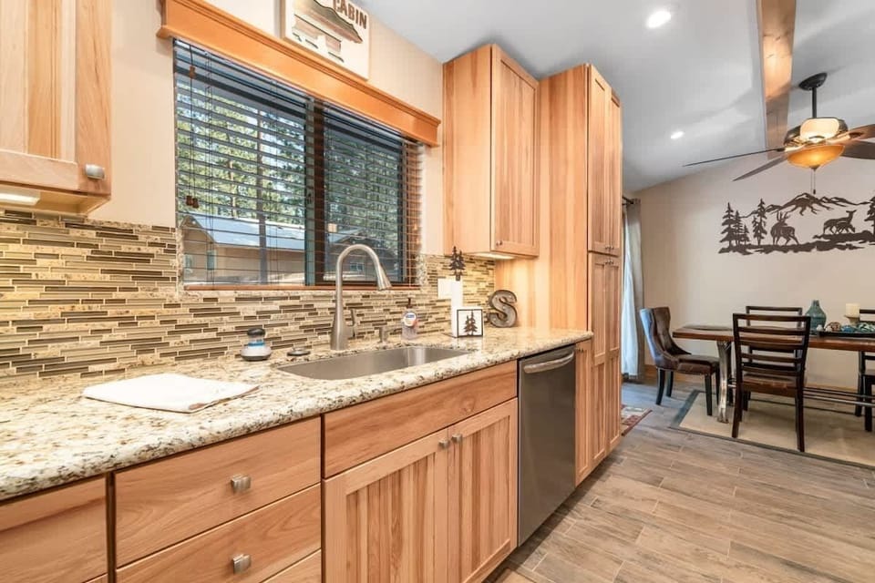 Beautiful Granite Kitchen with New Stainless Steel Appliances