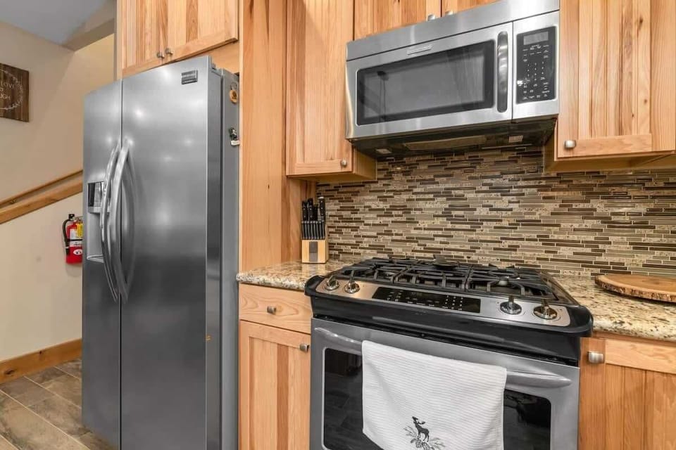 All appliances and cookware ready for your Mountain Meals.
