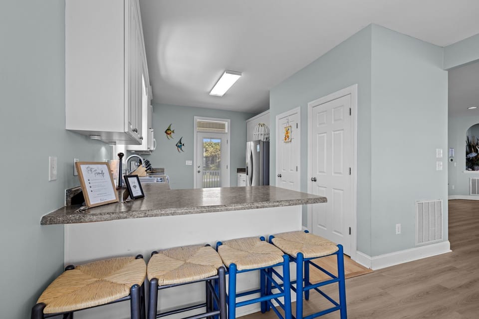 Bar/Kitchen