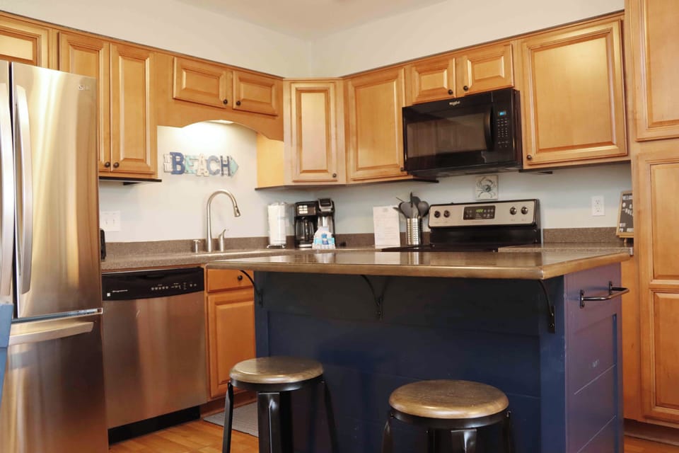 Kitchen Island with Bar Seating