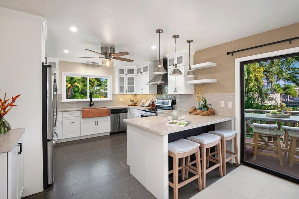 Kitchen - Poipu Makana Hale