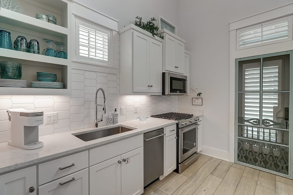 1st Floor, Kitchen
