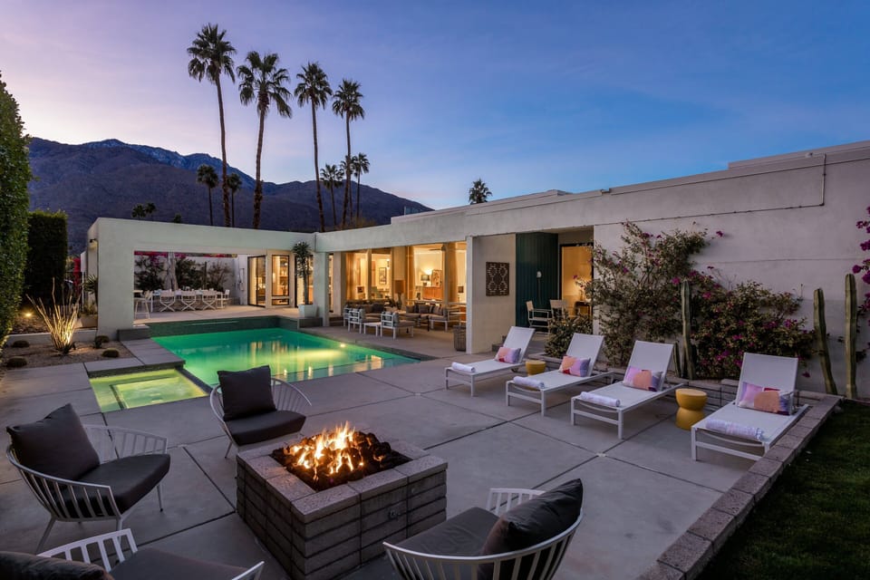 Cozy outdoor fire pit lounge