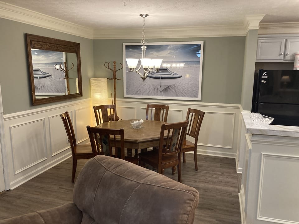 Dining area can comfortably seat 6-8 guests.