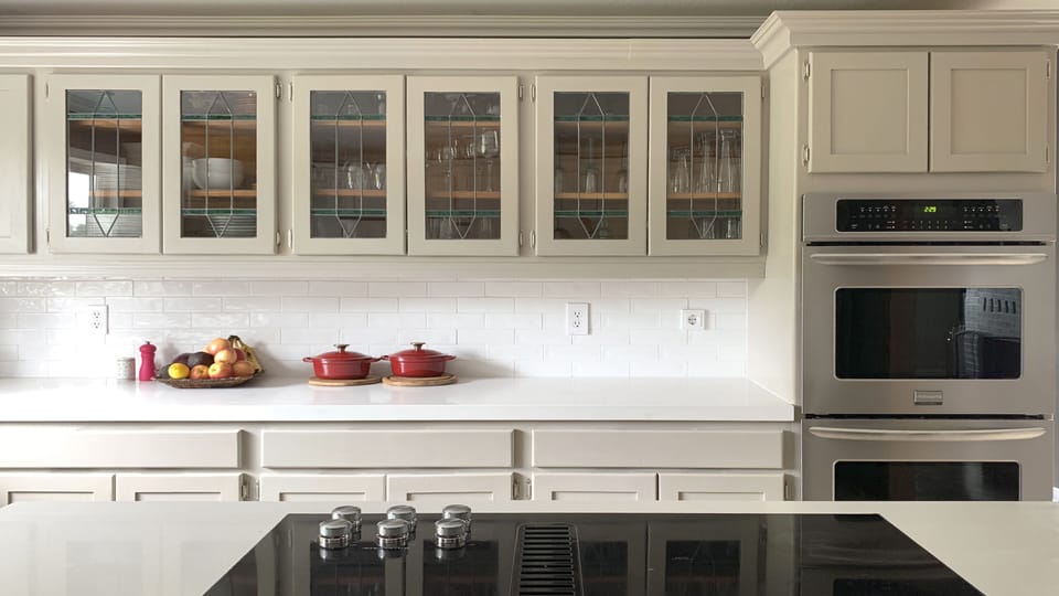 Plenty of dishes and cookware provided for your convenience.