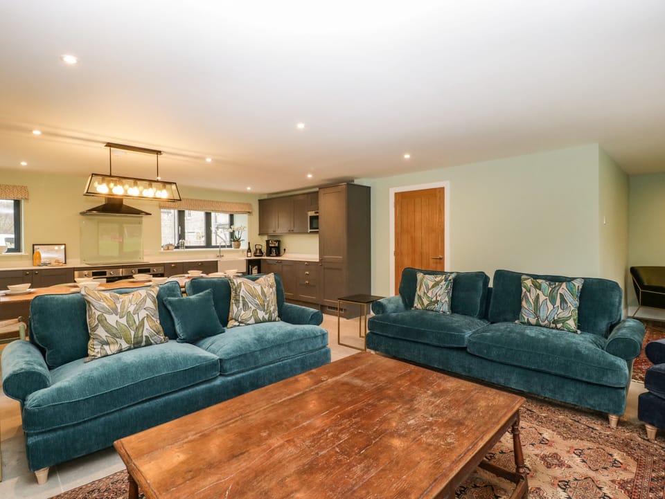 Cottage | Living room | Fireplace