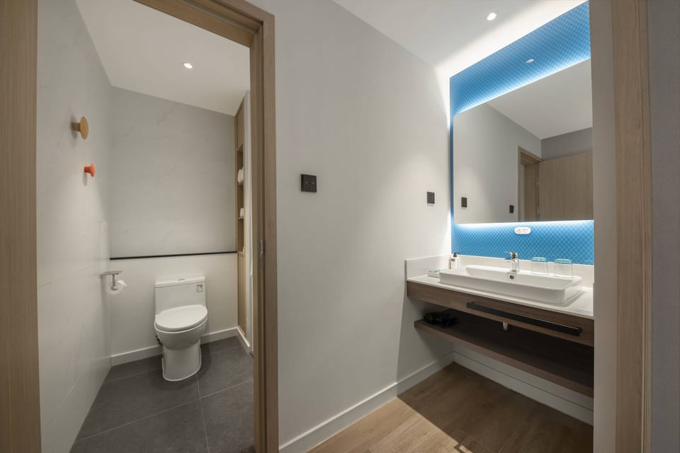 Standard Room, 1 King Bed with Sofa bed (Extra Floor Space) | Room amenity