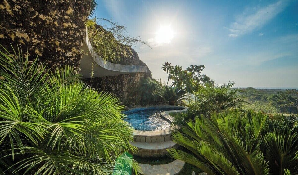 V16b Casa la Roca  · Black Infinity Pool, Jacuzzi & Ocean View Villa (336)
