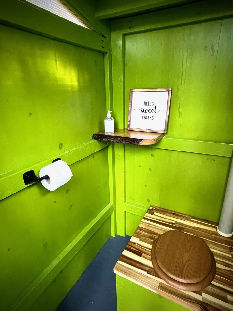 The green bathhouse