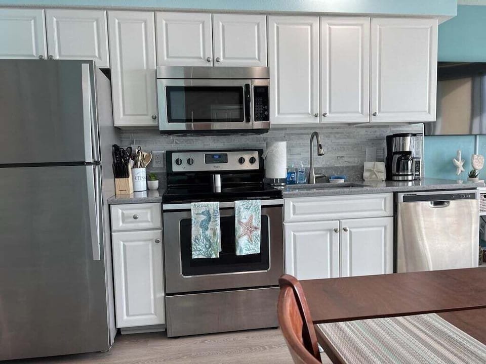 Kitchen with Full size Appliances