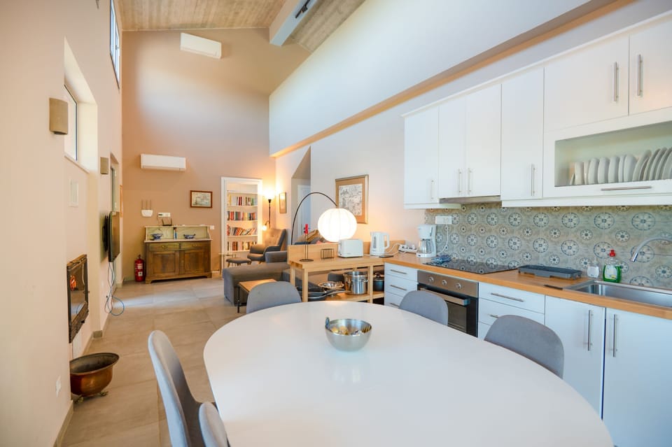 Kitchen and dining area