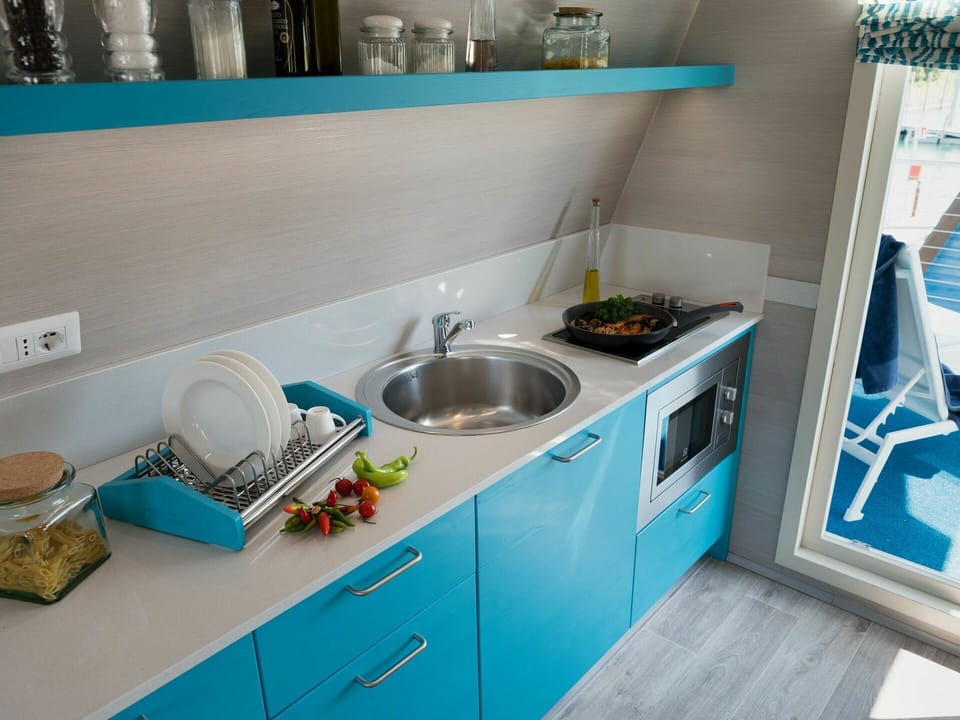 Tap, Kitchen Sink, Sink, Cabinetry, Plumbing Fixture, Property, Kitchen, Blue, Green, Azure