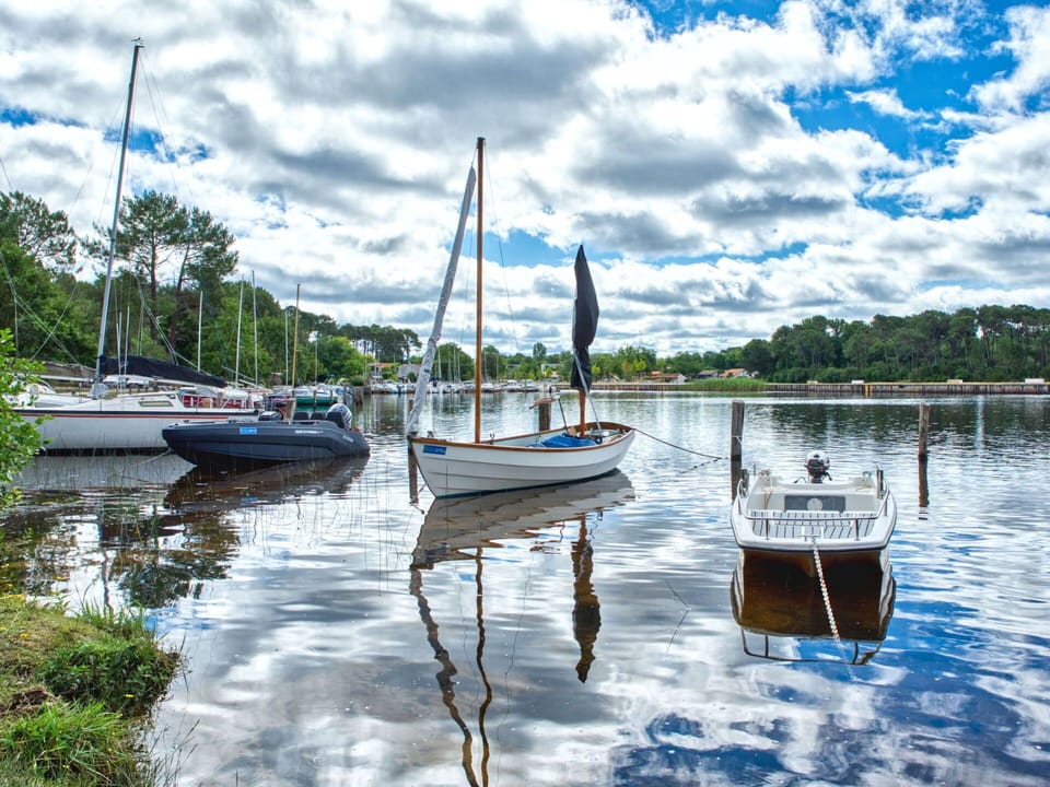 Boat, Blue, Water, Body Of Water, Watercraft, Boats And Boating--Equipment And Supplies, Waterway, Sailboat, Marina, Mast