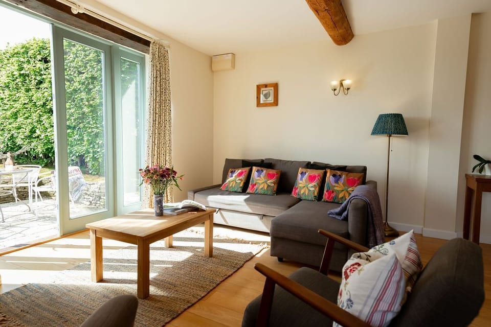Will's Cottage Sitting Room - StayCotswold