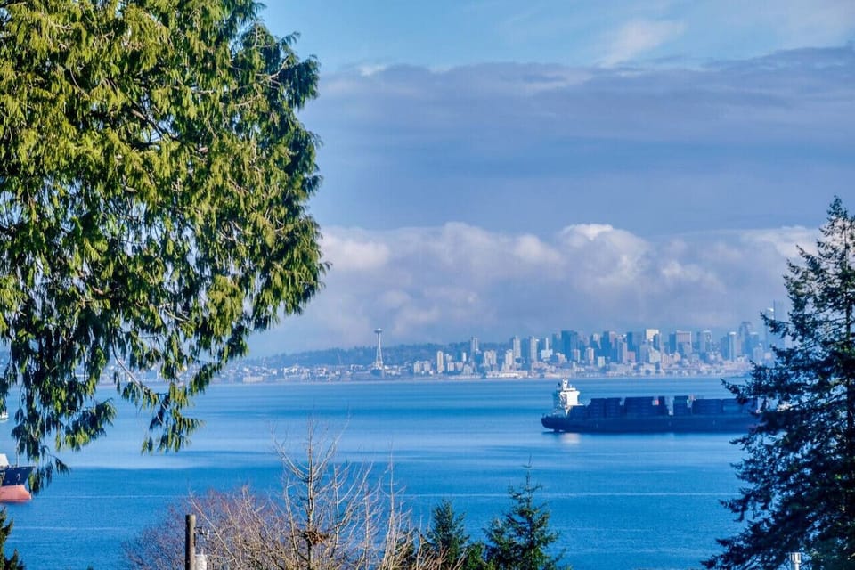 Views of Puget Sound and Seattle from almost every window!