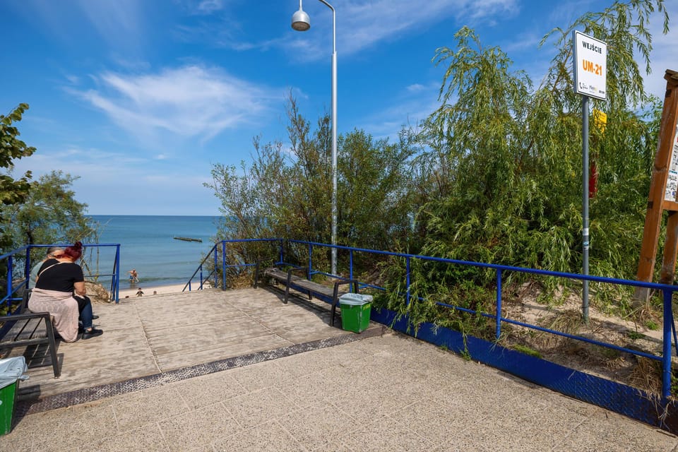 Entrance to the beautiful sandy beach.