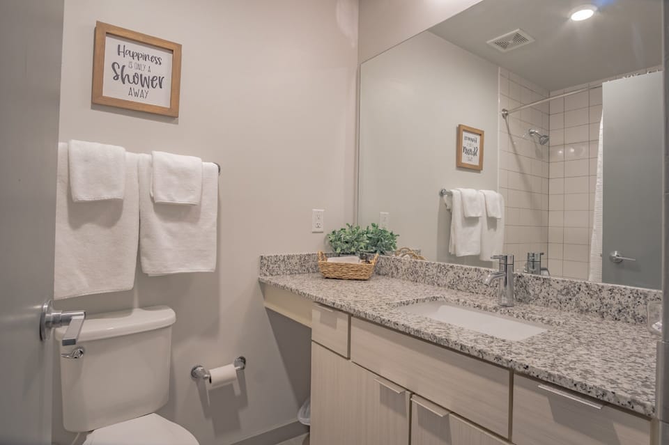 2br Fully Furnished Apartment In Midtown Atlanta 2 Bedroom Apts by RedAwning Apartment in Atlanta