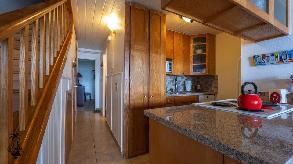 MB409-090_KITCHEN