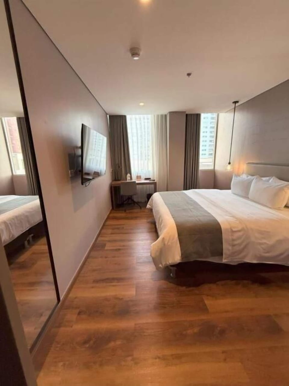 Business Double Room, City View | Hypo-allergenic bedding available, pillowtop beds, minibar