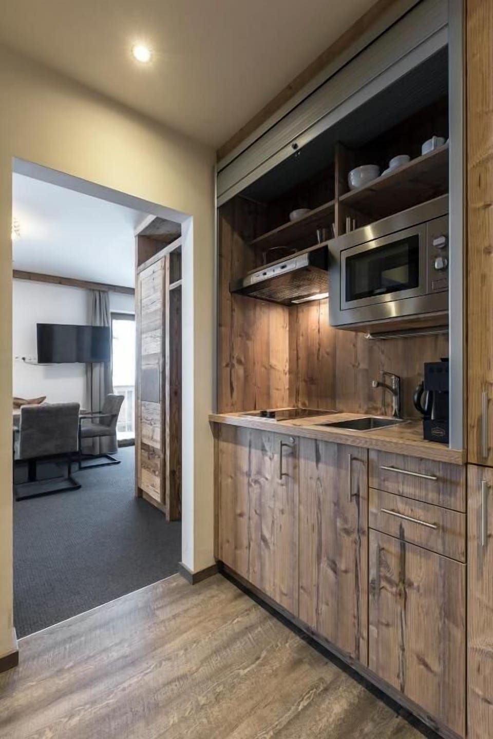 Junior Suite, kitchenette, balcony | Private kitchenette | Electric kettle, highchair