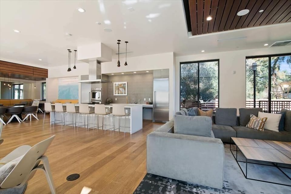 Sunnyvale/Mountain View/Cupertino Mountain View 2 Bedroom Common Area