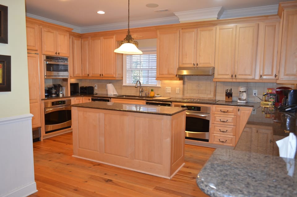 Custom kitchen makes meal prep a pleasure.