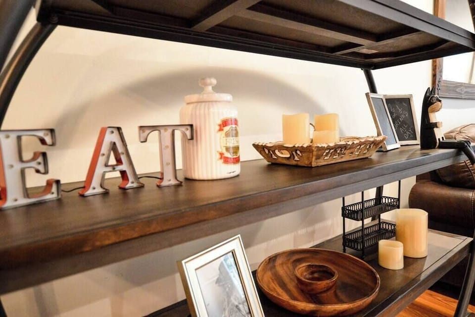 “Jon’s place was super accessible and was a fantastic location. It had plenty of space for everyone staying there, and a large kitchen and living area for us all to congregate.”
Michael - Past Guest
