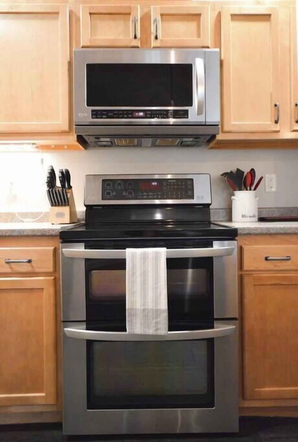 Stainless steel stove/oven and microwave