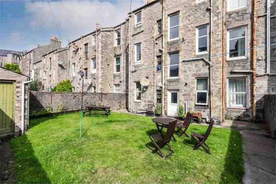 Apartment | Outdoor dining