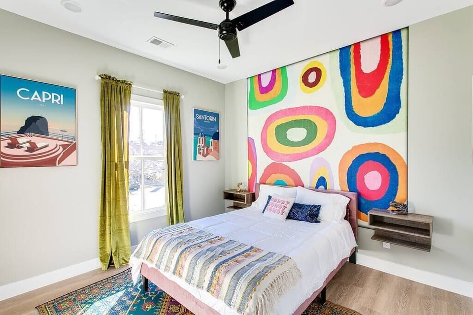 2nd Floor Queen Bedroom