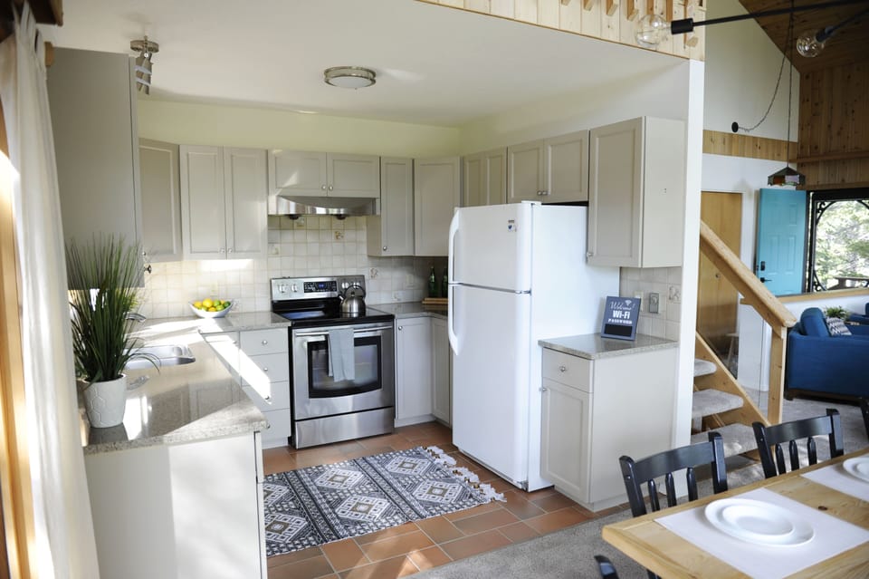 Full kitchen