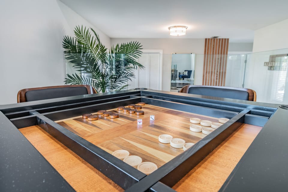 Chess/Backgammon/cards. table